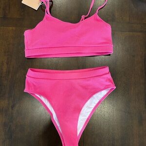Sporty Pink Bikini with High-Cut Design